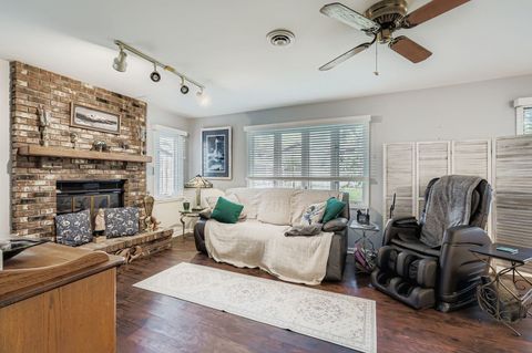 Tiny photo for 1440 Dennison Road, Hoffman Estates, IL 60169 (MLS # 12469977)
