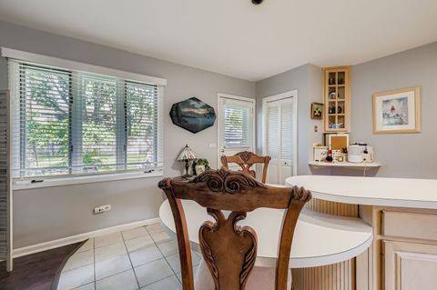 Tiny photo for 1440 Dennison Road, Hoffman Estates, IL 60169 (MLS # 12469977)