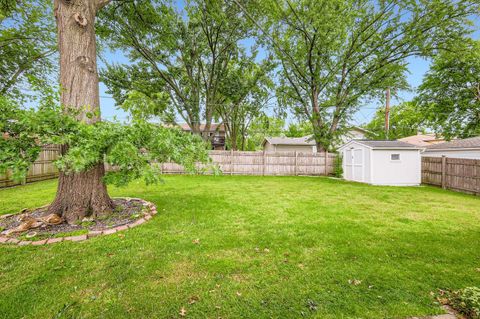 Tiny photo for 1440 Dennison Road, Hoffman Estates, IL 60169 (MLS # 12469977)
