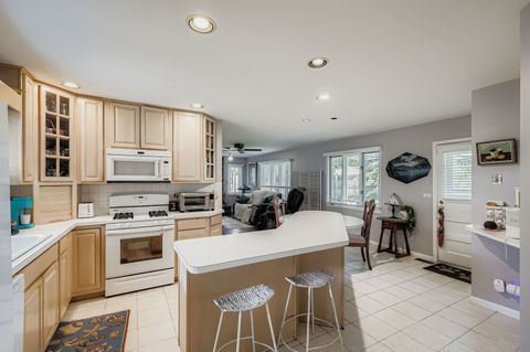 Tiny photo for 1440 Dennison Road, Hoffman Estates, IL 60169 (MLS # 12469977)