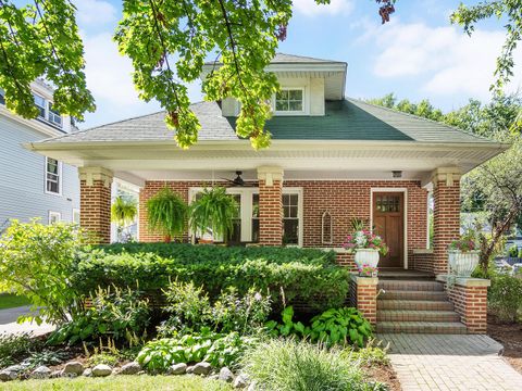 A home in La Grange Park