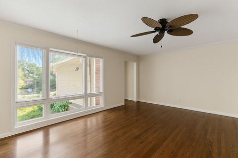 Tiny photo for 910 Division Street, Barrington, IL 60010 (MLS # 12463301)