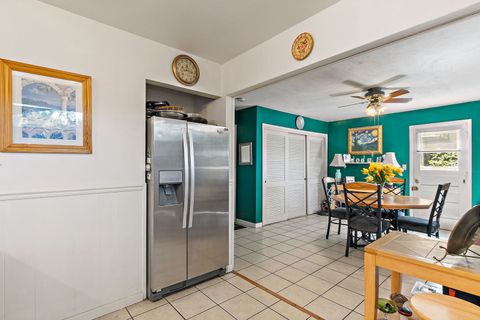 Tiny photo for 910 Division Street, Barrington, IL 60010 (MLS # 12463301)