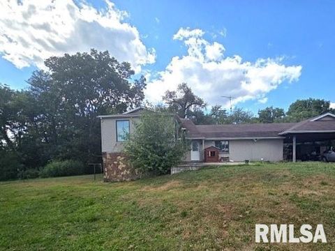 Photo of 16514 E FAIRFIELD Road, Mt Vernon, IL 62864 (MLS # EB459430)