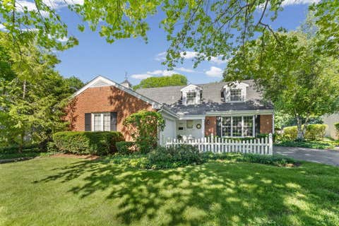 Photo of 1533 N Belmont Avenue, Arlington Heights, IL 60004 (MLS # 12736421)