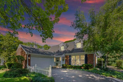 Tiny photo for 1533 N Belmont Avenue, Arlington Heights, IL 60004 (MLS # 12736421)