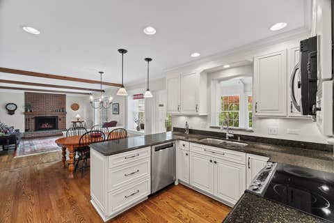 Tiny photo for 1533 N Belmont Avenue, Arlington Heights, IL 60004 (MLS # 12736421)
