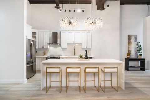 Tiny photo for 120 S State Street #4, Chicago, IL 60603 (MLS # 12576612)