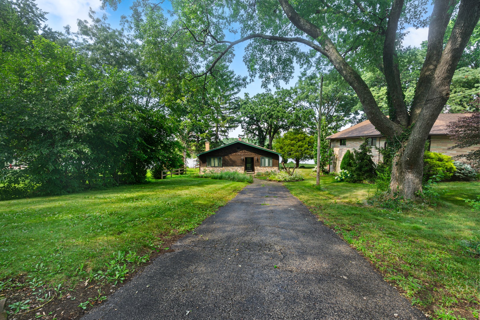4122 W Lake Shore Drive