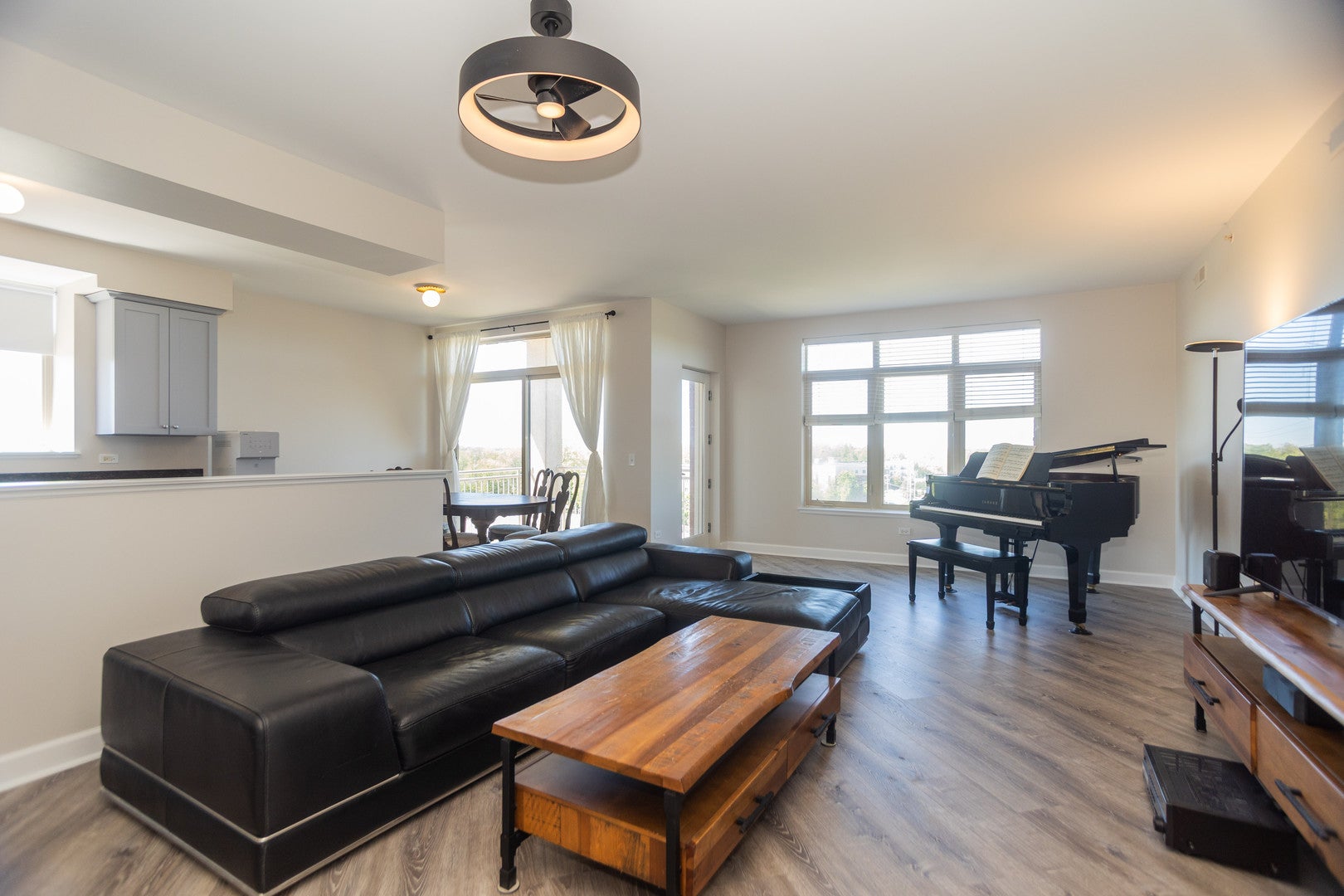 8440 Callie Avenue 606