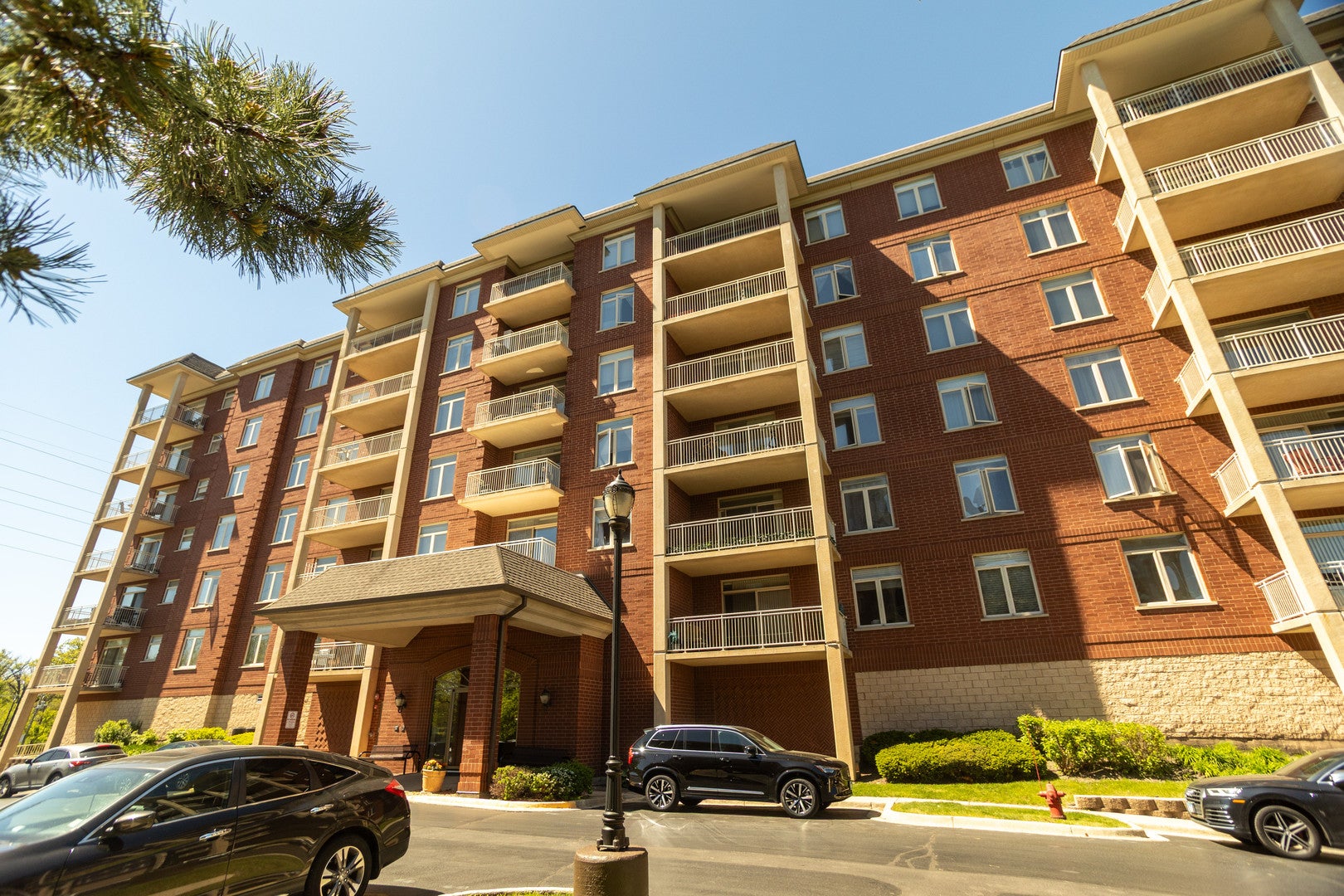 8440 Callie Avenue 606