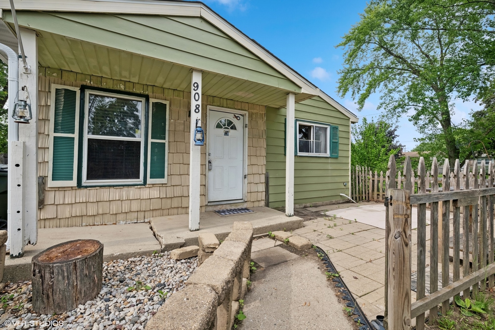 908 Diana Court
