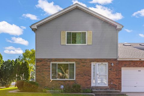 Photo of 300 Starling Court #A, Bloomingdale, IL 60108 (MLS # 12457452)