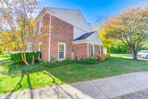 Tiny photo for 1429 Pebblecreek Drive, Glenview, IL 60025 (MLS # 12510126)