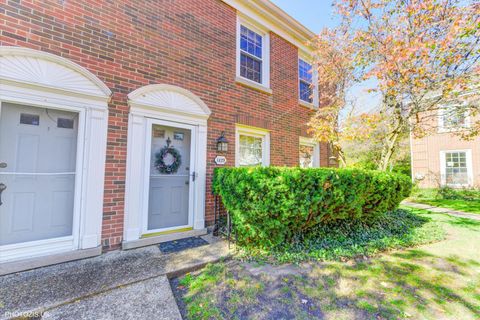 Tiny photo for 1429 Pebblecreek Drive, Glenview, IL 60025 (MLS # 12510126)
