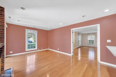 Tiny photo for 1429 Pebblecreek Drive, Glenview, IL 60025 (MLS # 12510126)