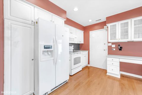 Tiny photo for 1429 Pebblecreek Drive, Glenview, IL 60025 (MLS # 12510126)