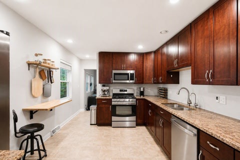 Tiny photo for 17 Crestview Terrace, Buffalo Grove, IL 60089 (MLS # 12714256)