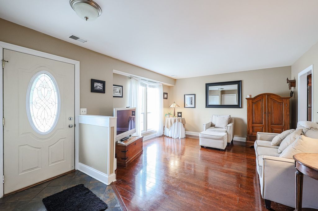 569 Westminster Circle