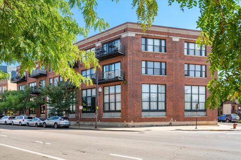 Photo of 2161 N CALIFORNIA Avenue #105, Chicago, IL 60647 (MLS # 12460876)