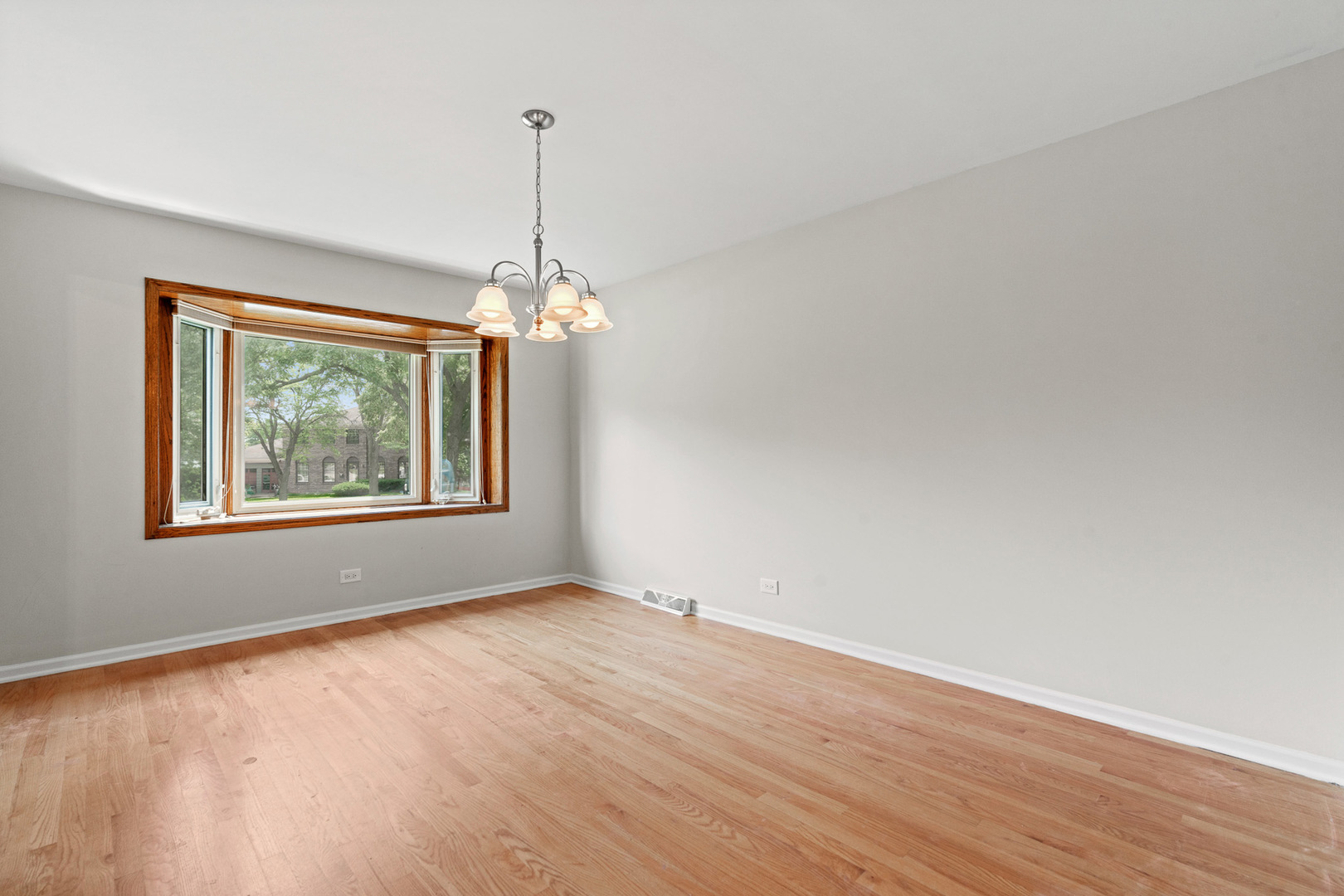 827 W Sandpiper Court