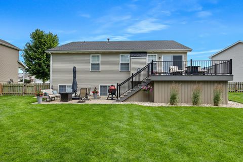 Tiny photo for 2911 Breezewood Boulevard, Bloomington, IL 61704 (MLS # 12696613)