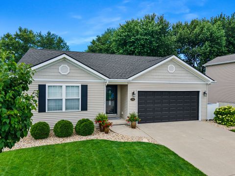 Tiny photo for 2911 Breezewood Boulevard, Bloomington, IL 61704 (MLS # 12696613)