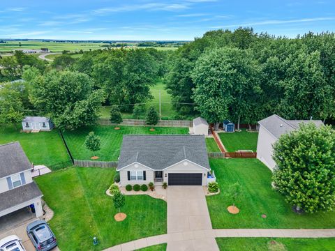 Tiny photo for 2911 Breezewood Boulevard, Bloomington, IL 61704 (MLS # 12696613)