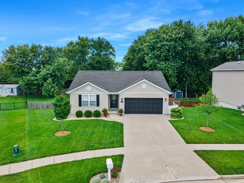 Tiny photo for 2911 Breezewood Boulevard, Bloomington, IL 61704 (MLS # 12696613)