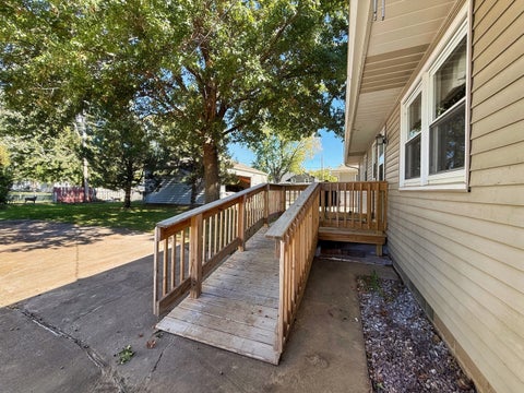 Tiny photo for 2124 W 38th Street, Davenport, IA 52806 (MLS # 12791538)