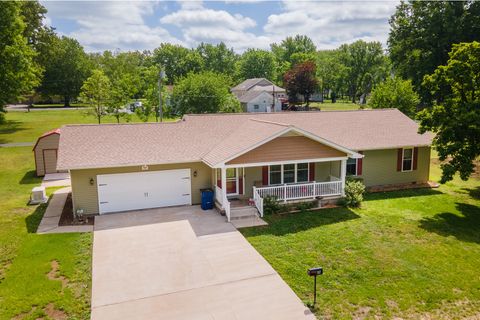Tiny photo for 707 S Sunny Slope Street, West Frankfort, IL 62896 (MLS # 12633549)