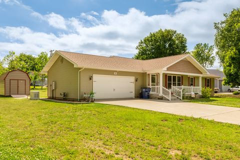 Tiny photo for 707 S Sunny Slope Street, West Frankfort, IL 62896 (MLS # 12633549)