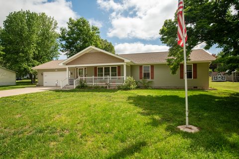 Tiny photo for 707 S Sunny Slope Street, West Frankfort, IL 62896 (MLS # 12633549)