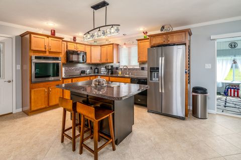 Tiny photo for 707 S Sunny Slope Street, West Frankfort, IL 62896 (MLS # 12633549)