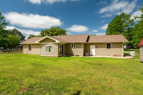 Tiny photo for 707 S Sunny Slope Street, West Frankfort, IL 62896 (MLS # 12633549)