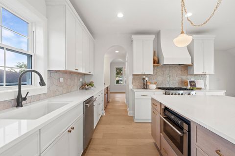 Tiny photo for 4510 Raymond Avenue, Brookfield, IL 60513 (MLS # 12506747)