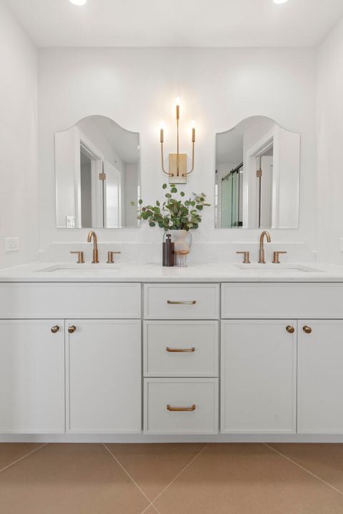 Tiny photo for 4510 Raymond Avenue, Brookfield, IL 60513 (MLS # 12506747)