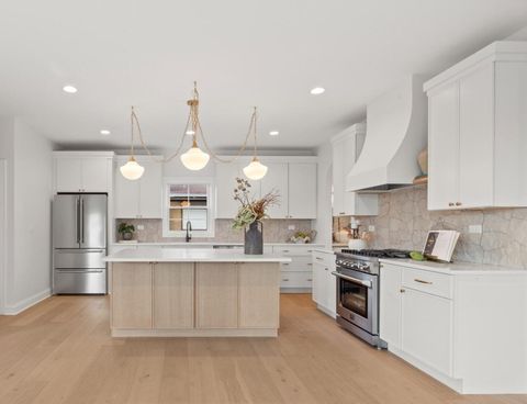 Tiny photo for 4510 Raymond Avenue, Brookfield, IL 60513 (MLS # 12506747)