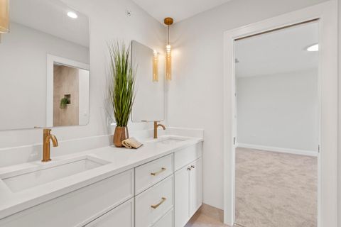 Tiny photo for 4510 Raymond Avenue, Brookfield, IL 60513 (MLS # 12506747)