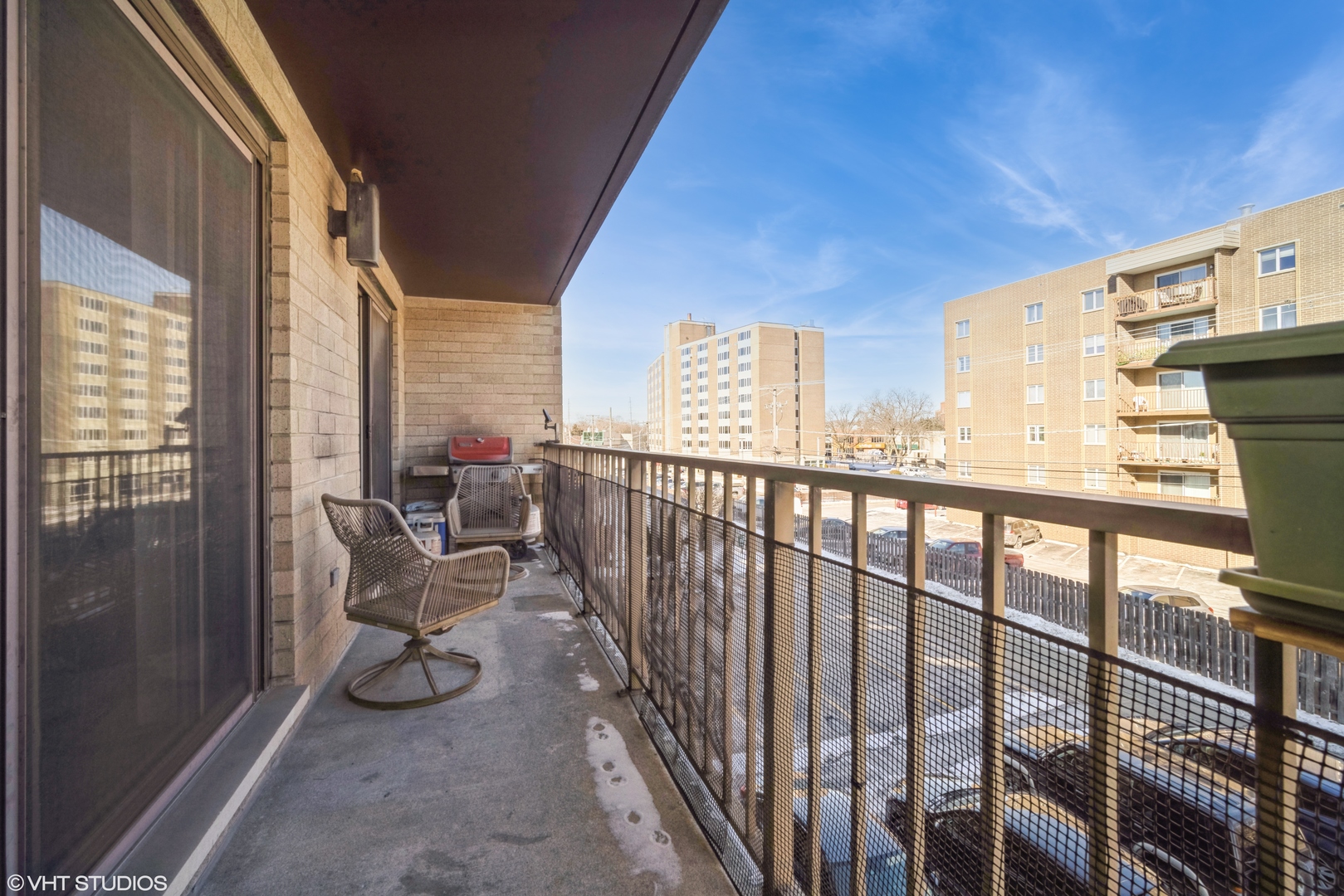 1380 Oakwood Avenue 306