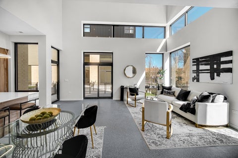Tiny photo for 6218 S Woodlawn Avenue #E, Chicago, IL 60637 (MLS # 12725508)