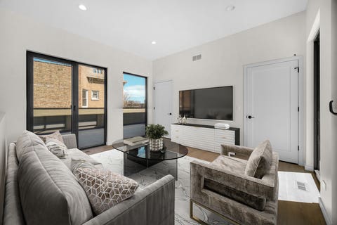 Tiny photo for 6218 S Woodlawn Avenue #E, Chicago, IL 60637 (MLS # 12725508)