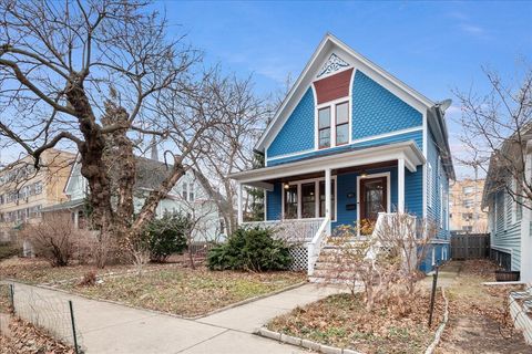 Photo of 921 Madison Street, Evanston, IL 60202 (MLS # 12549370)
