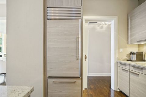 Tiny photo for 10 E Delaware Place #18E, Chicago, IL 60611 (MLS # 12603147)