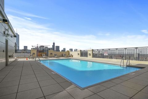 Tiny photo for 10 E Delaware Place #18E, Chicago, IL 60611 (MLS # 12603147)