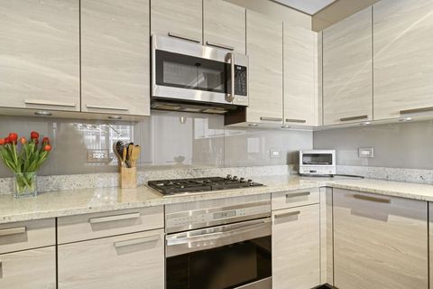 Tiny photo for 10 E Delaware Place #18E, Chicago, IL 60611 (MLS # 12603147)