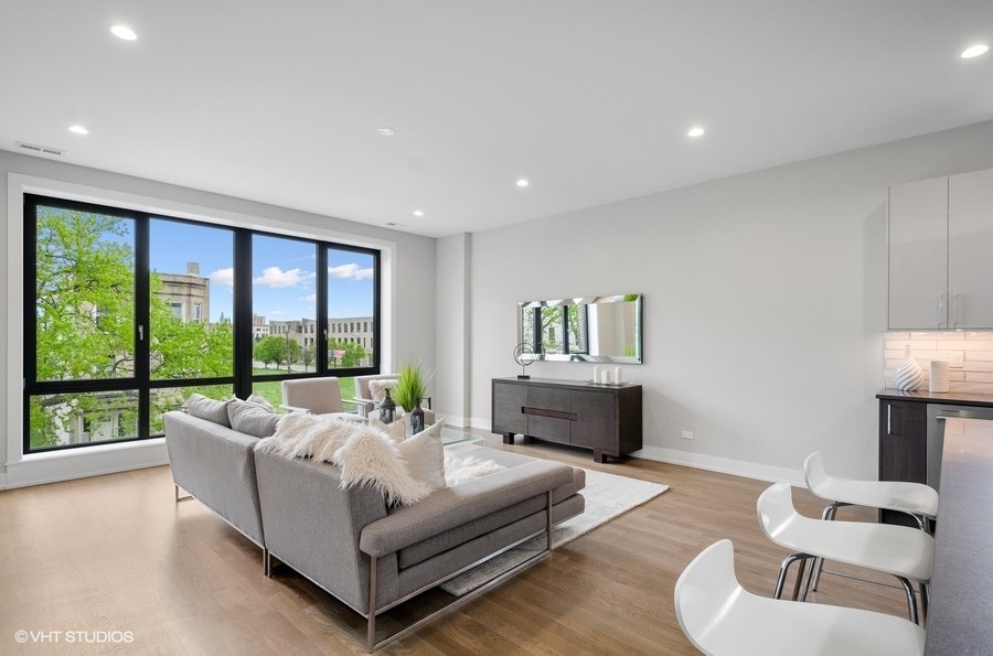 6242 S Greenwood Avenue 3N