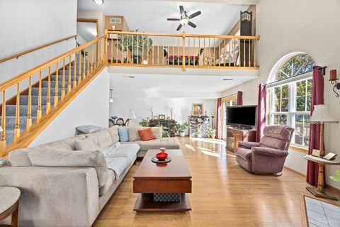 Tiny photo for 8020 Barrymore Drive, Darien, IL 60561 (MLS # 12406957)