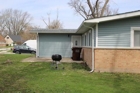 Tiny photo for 403 Wilshire Street, Park Forest, IL 60466 (MLS # 12626386)