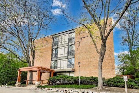 5830 Oakwood Drive 4H Lisle IL 60532
